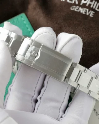 Replica Rolex Daytona Silver Dial Steel Bezel Oyster Bracelet