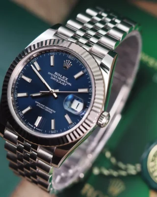 Replica Rolex Datejust Blue Dial 126334 Jubilee Angle Detail