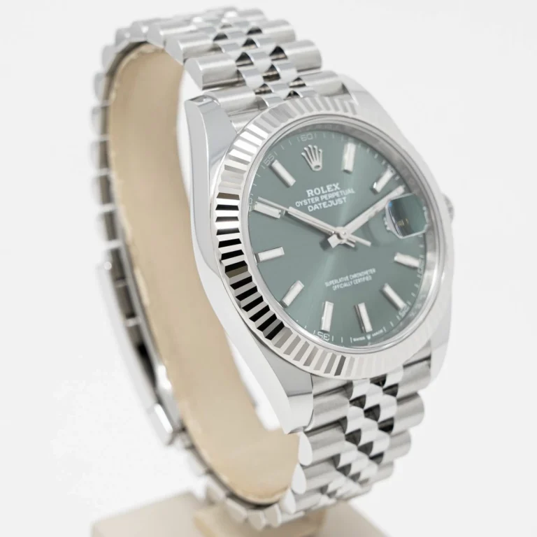 Replica Rolex Datejust Green Dial 126334 Jubilee Angle Detail