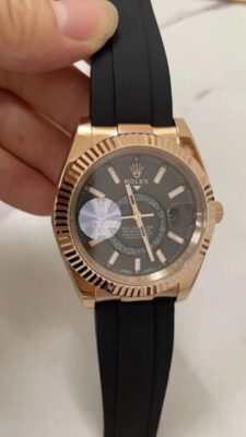 Rolex Sky-Dweller Black Dial 326235 photo review