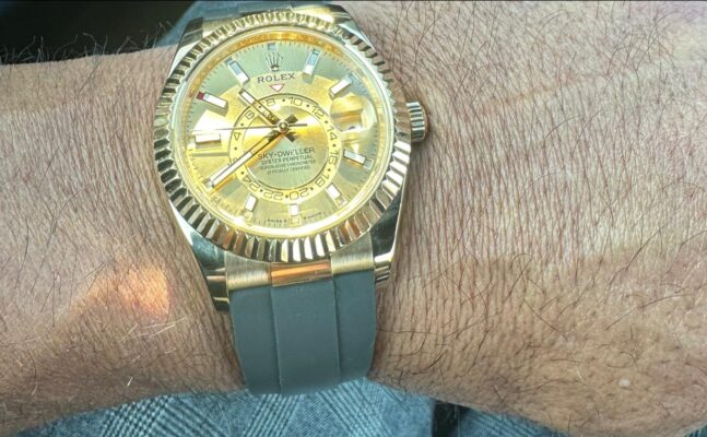 Click to view full screen Rolex Sky-Dweller Champagne Dial 326238 photo review