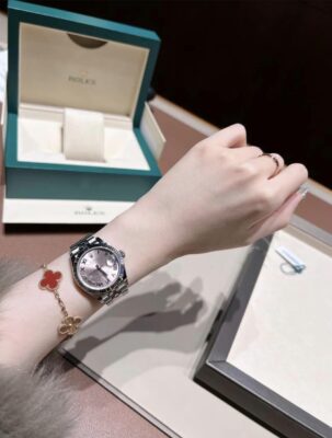 Click to view full screen Rolex Lady-Datejust Pink Dial 178274 31 mm photo review