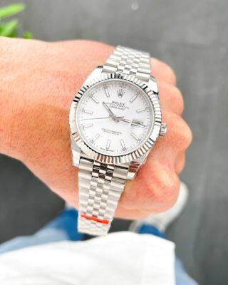 Replica Rolex Datejust White Dial 126334 Jubilee Flutted Angle Detail