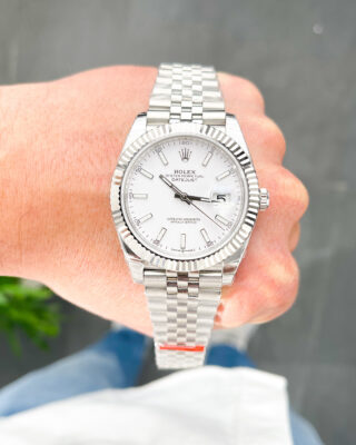 Replica Rolex Datejust White Dial 126334 Jubilee Flutted Close-Up Focus