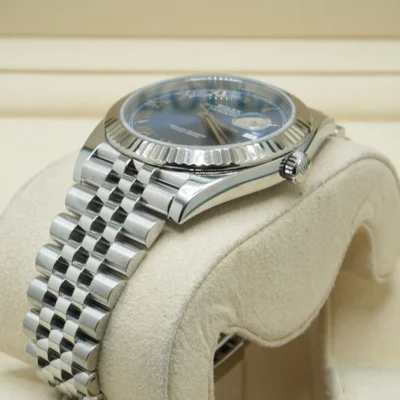 Replica Rolex Datejust Blue Dial 126334 Jubilee Roman Dials Close-Up Focus