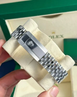 Replica Rolex Datejust Blue Dial Fluted Bezel Jubilee Bracelet