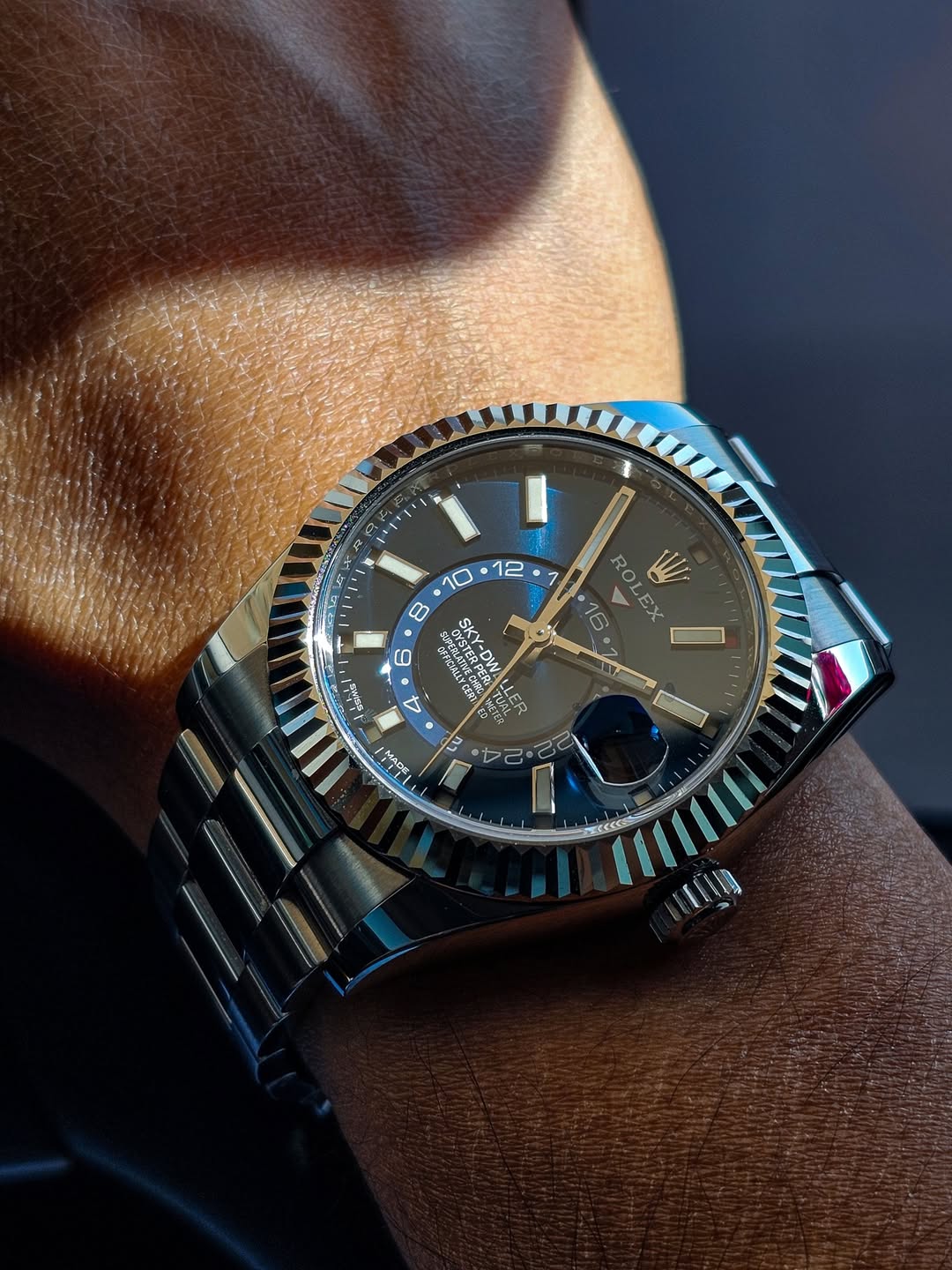 Superclone Rolex Sky-Dweller 42 mm Bright blue Dial 336934 Oyster photo review