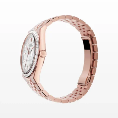 Replica Rolex Land-Dweller 40 mm Everose gold and diamonds Angle Detail