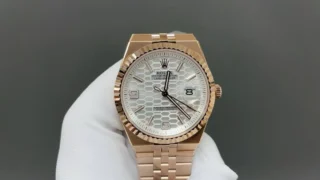 Replica Rolex Land-Dweller 40 mm Everose gold Perspective View