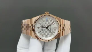 Replica Rolex Land-Dweller 40 mm Everose gold Angle Detail
