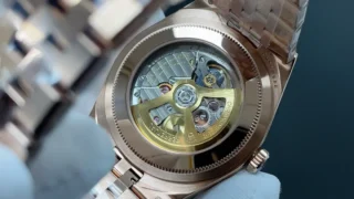 Replica Rolex Land-Dweller 40 mm Everose gold Feature Highlight