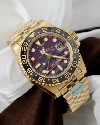 Superclone Rolex GMT-Master II 126718GRNR Tiger Iron Dial Design Element