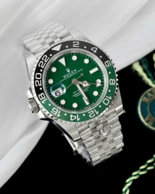 Superclone Rolex GMT-Master II 126729VTNR Jubilee “Absinthe” Angle Detail