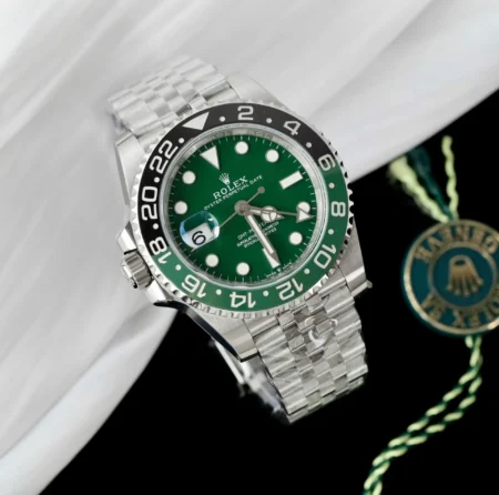 Superclone Rolex GMT-Master II 40 mm 126729VTNR Jubilee “Absinthe” - Image 3