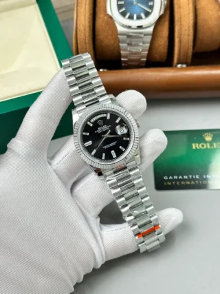 Replica Rolex Day-Date Black Dial Fluted Bezel Presidential Bracelet
