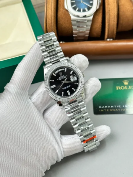 Replica Rolex Day-Date Black Dial Fluted Bezel Presidential Bracelet