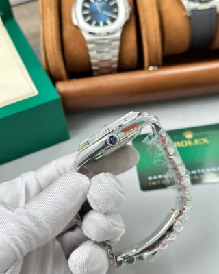 Replica Rolex Day-Date Black Dial Fluted Bezel Presidential Bracelet