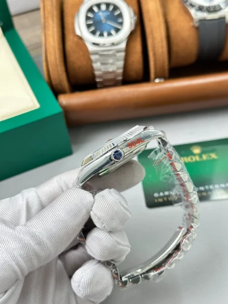 Replica Rolex Day-Date Black Dial Fluted Bezel Presidential Bracelet