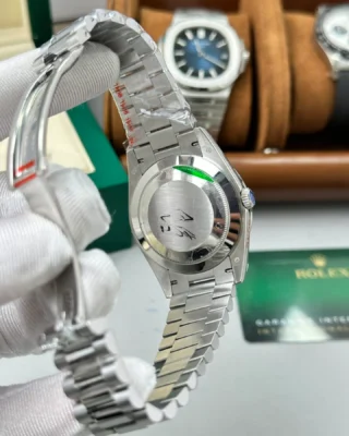 Replica Rolex Day-Date Black Dial Fluted Bezel Presidential Bracelet