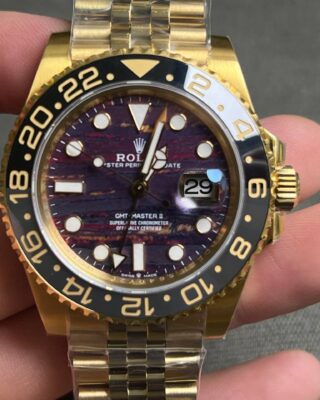 Superclone Rolex GMT-Master II 126718GRNR Tiger Iron Dial Angle Detail