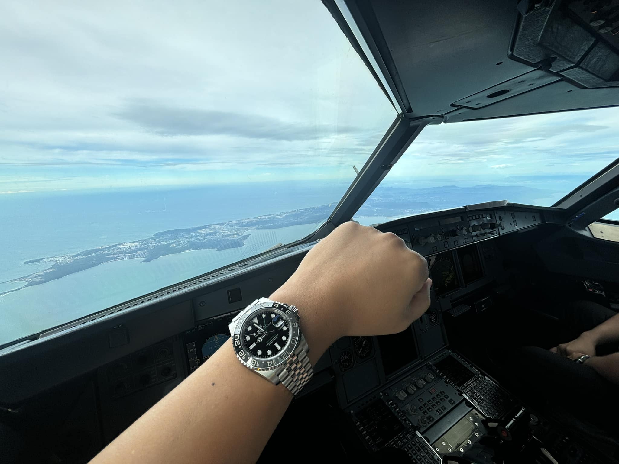 Click to view full screen Superclone Rolex GMT-Master II 126710GRNR "Bruce Wayne" Jubilee 2024 photo review