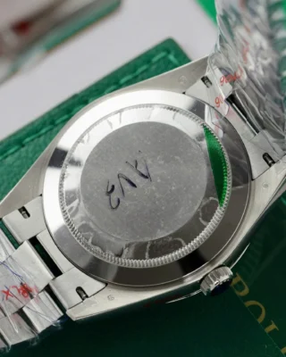 Replica Rolex Day-Date Blue Fluted Bezel Presidential Bracelet