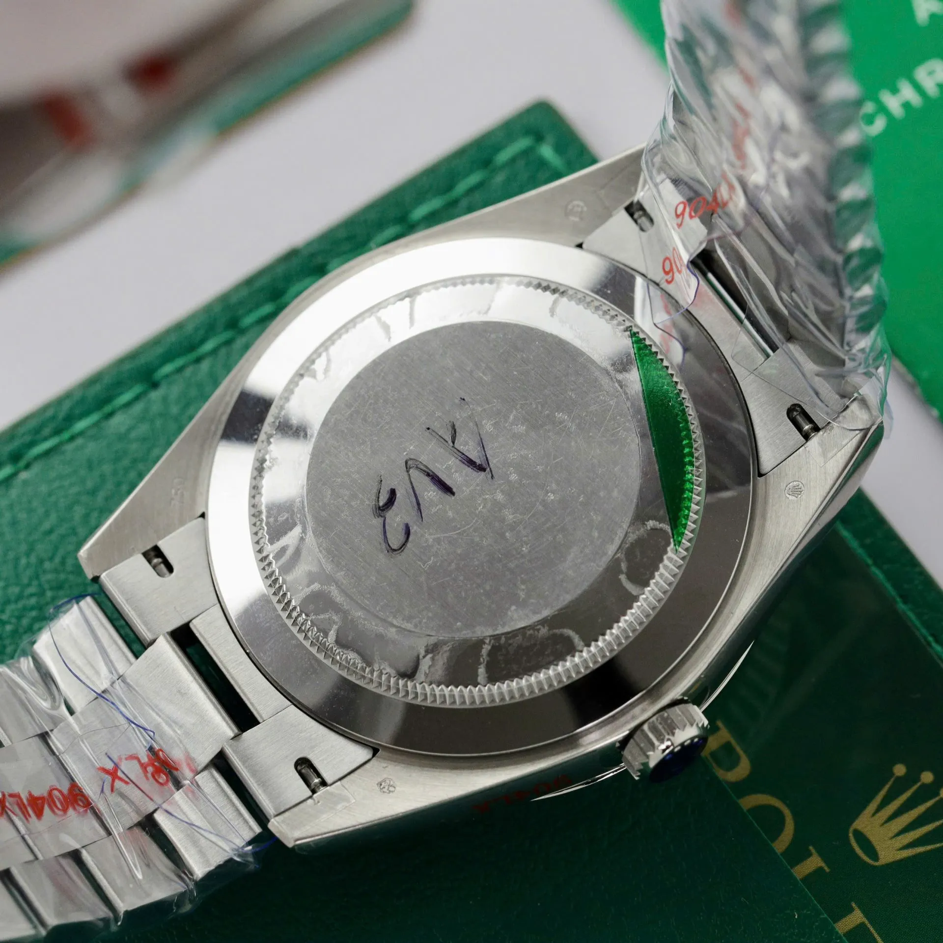 Replica Rolex Day-Date Blue Fluted Bezel Presidential Bracelet