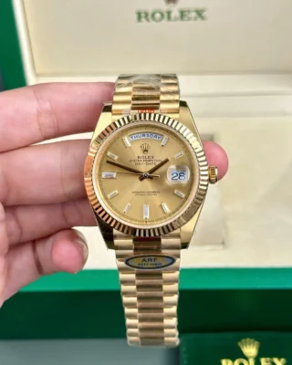 Replica Rolex Day-Date Champagne Dial Fluted Bezel Gold Presidential Bracelet