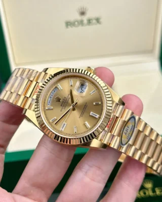 Replica Rolex Day-Date Champagne Dial Fluted Bezel Gold Presidential Bracelet