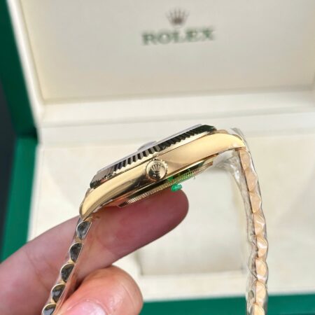 Superclone Rolex Day-Date Champagne Diamond Dial 228238-0005 40 mm - Image 6