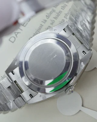 Replica Rolex Day Date Black Dial Diamond Bezel Presidential Bracelet