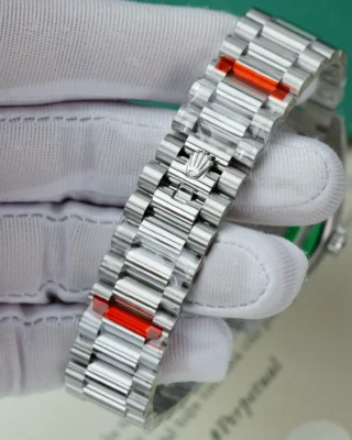 Replica Rolex Day Date Black Dial Diamond Bezel Presidential Bracelet