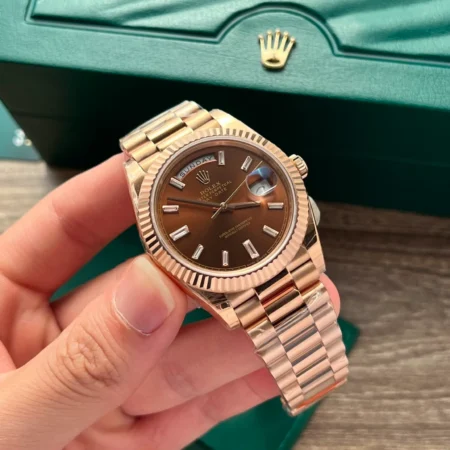 Replica Rolex Day-Date Chocolate Dial Fluted Bezel Rose Gold Presidential Bracelet