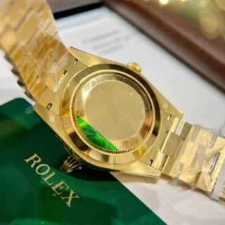 Replica Day Date Green Dial Diamond Bezel Presidential Bracelet