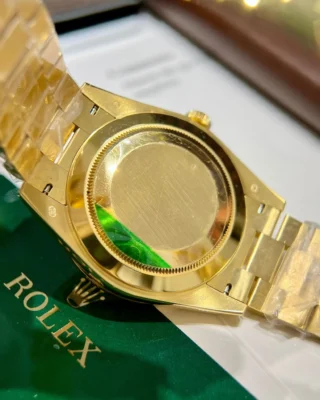 Replica Day Date Green Dial Diamond Bezel Presidential Bracelet