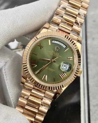 Replica Rolex Day-Date. Olive Dial Fluted Bezel Rose Gold Presidential Bracelet