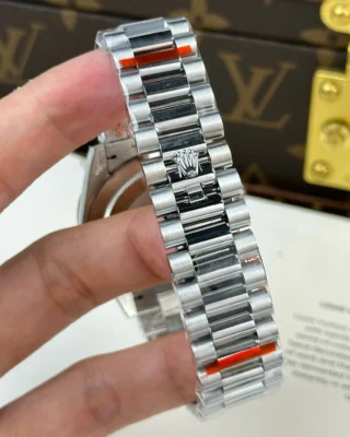 Replica Rolex Day Date White Dial Fluted Bezel Presidential Bracelet