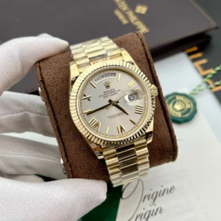 Replica Day Date Silver Dial Fluted Bezel Presidential Bracelet