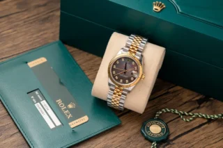 Replica Rolex Datejus Black Pearl Dial Fluted Bezel Two Toned Jubilee Bracelet