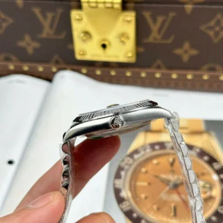 Replica Rolex Datejust Blue Dial Fluted Bezel Jubilee Bracelet