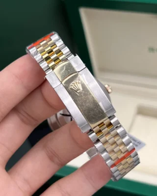 Replica Rolex Datejust Pearl Dial Fluted Bezel Two Toned Gold Jubilee Bracelet