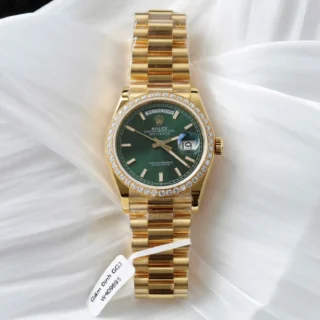 Replica Rolex Day-Date Green Dial Diamond Bezel Gold Presidential Bracelet