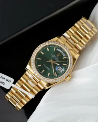 Replica Rolex Day-Date Green Dial Diamond Bezel Gold Presidential Bracelet