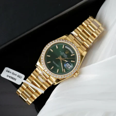 Replica Rolex Day-Date Green Dial Diamond Bezel Gold Presidential Bracelet
