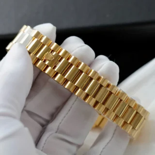 Replica Rolex Day-Date Green Dial Diamond Bezel Gold Presidential Bracelet