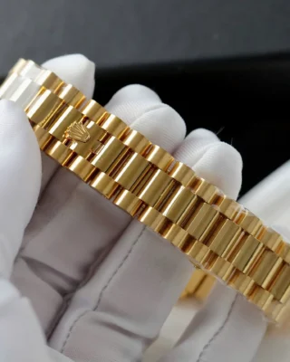 Replica Rolex Day-Date Green Dial Diamond Bezel Gold Presidential Bracelet