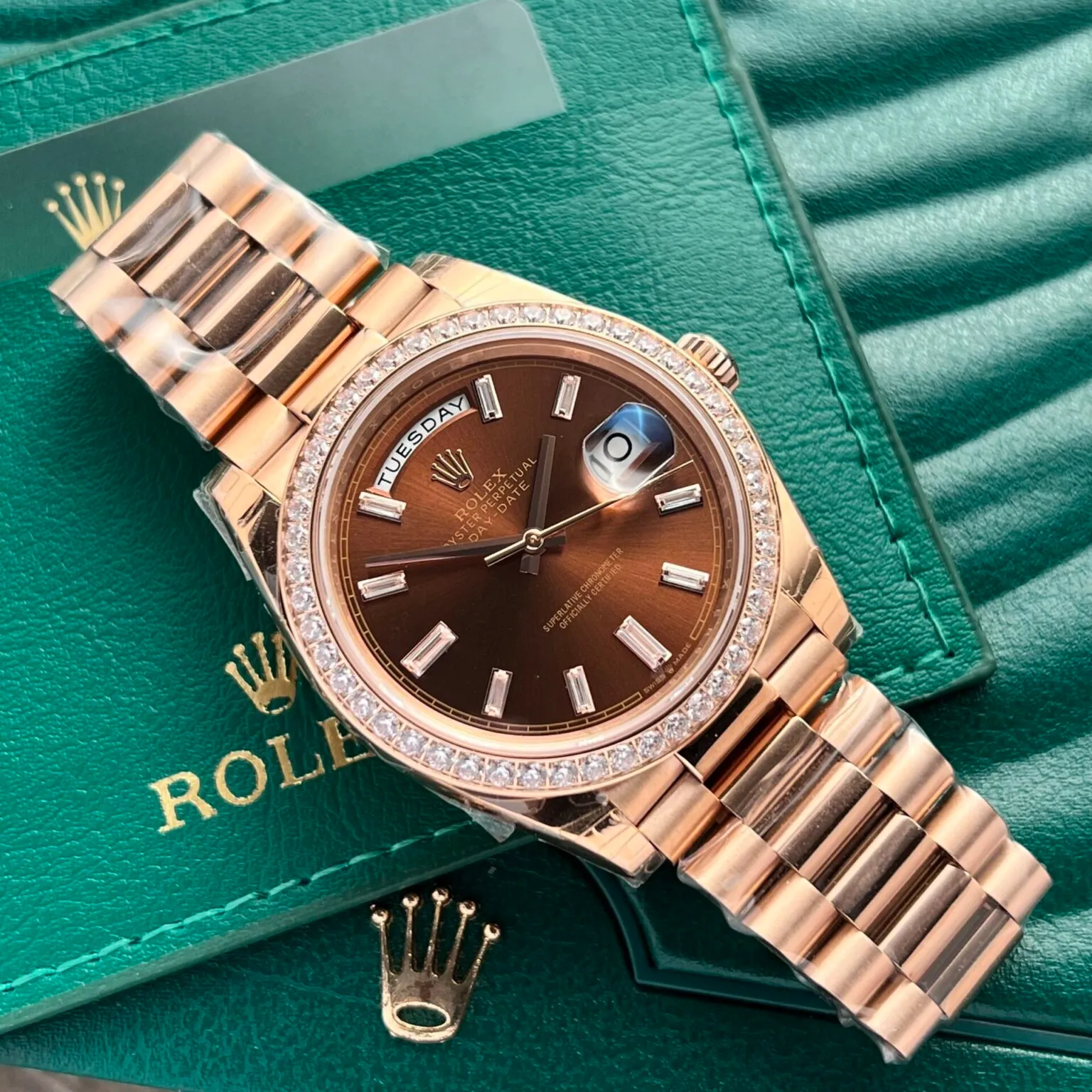 Replica Rolex Day-Date Chocolate Ombre Dial Diamond Bezel Rose Gold Presidential Bracelet