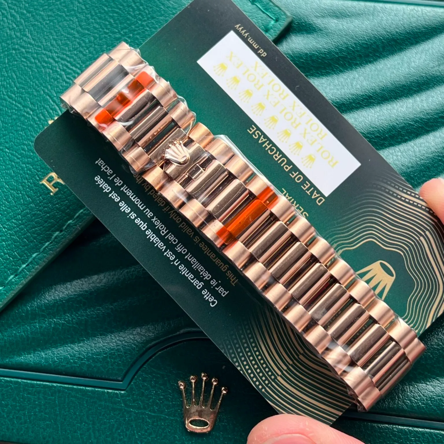 Replica Rolex Day-Date Chocolate Ombre Dial Diamond Bezel Rose Gold Presidential Bracelet