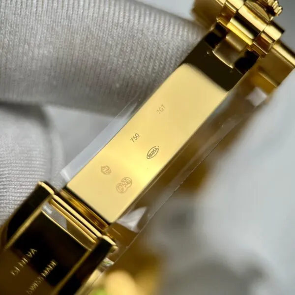 Replica Rolex Day-Date Champagne Dial Diamond Bezel Gold Presidential Dial