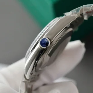 Replica Day Date Diamond Dial Diamond Bezel Presidential Bracelet